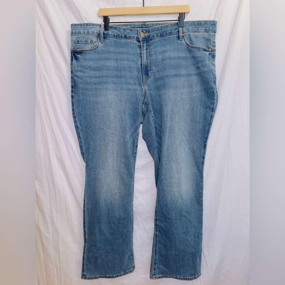 Old Navy Medium Wash Denim High Rise Kicker Bootcut Jeans Plus Size 22